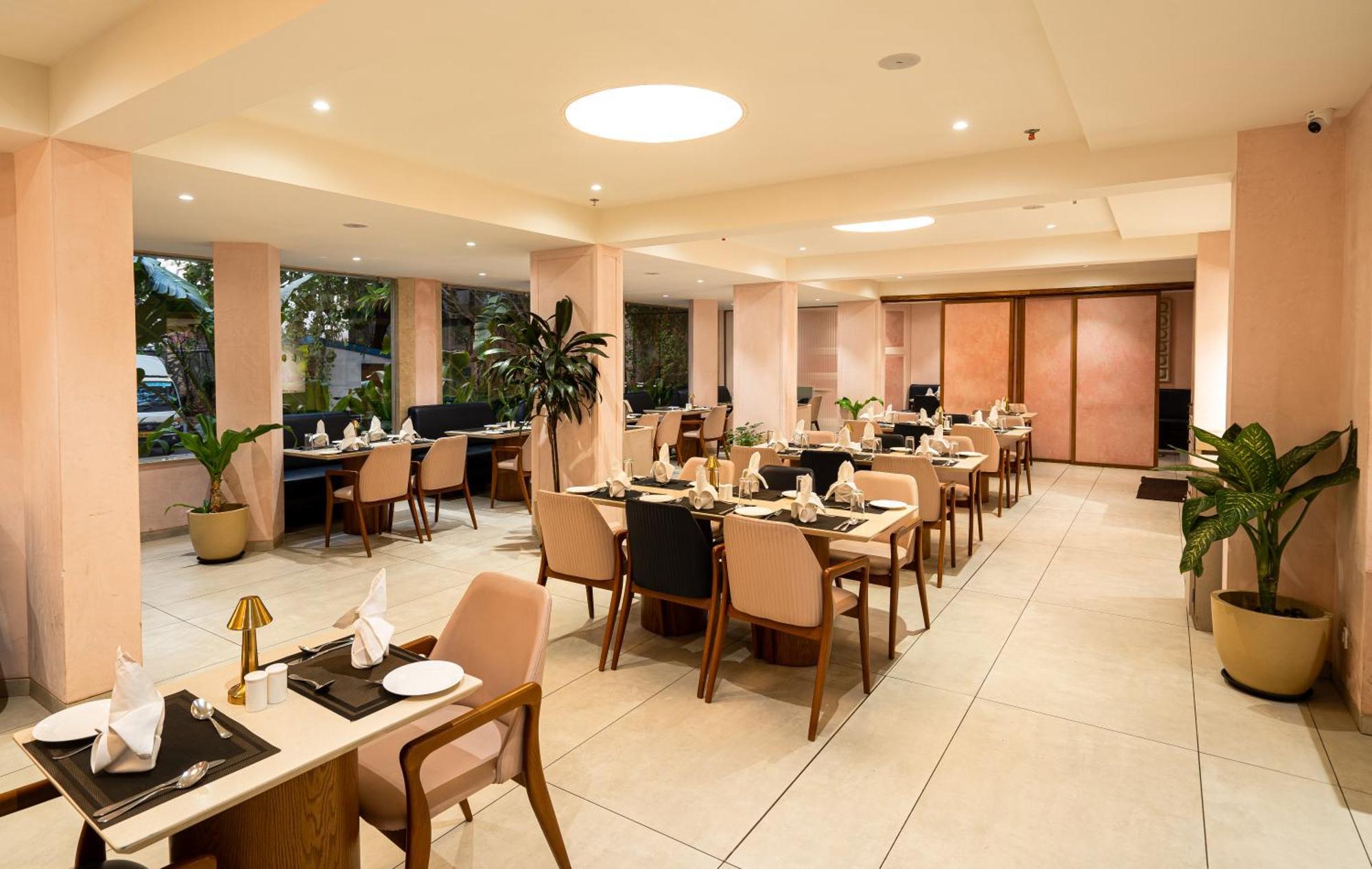 Hotel Mayura Raipur  ภายนอก รูปภาพ