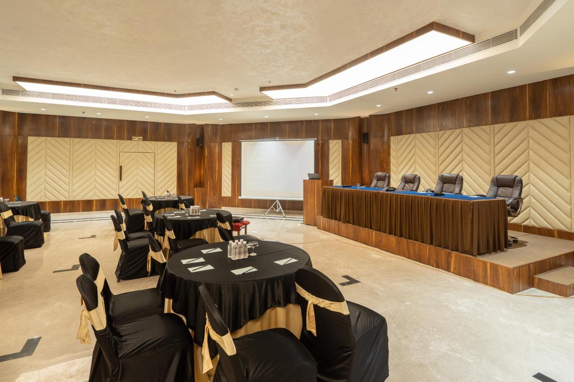 Hotel Mayura Raipur  ภายนอก รูปภาพ