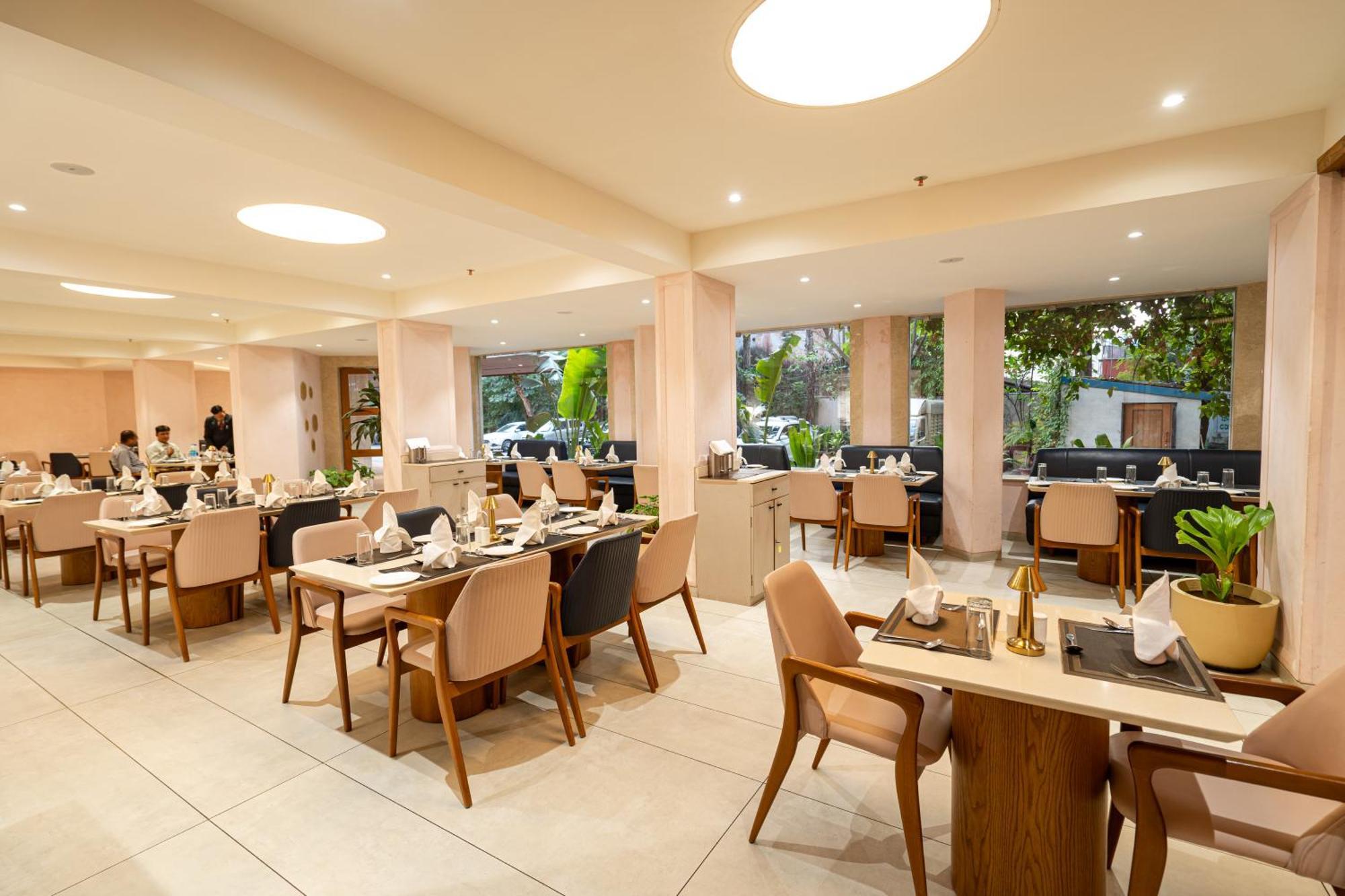 Hotel Mayura Raipur  ภายนอก รูปภาพ