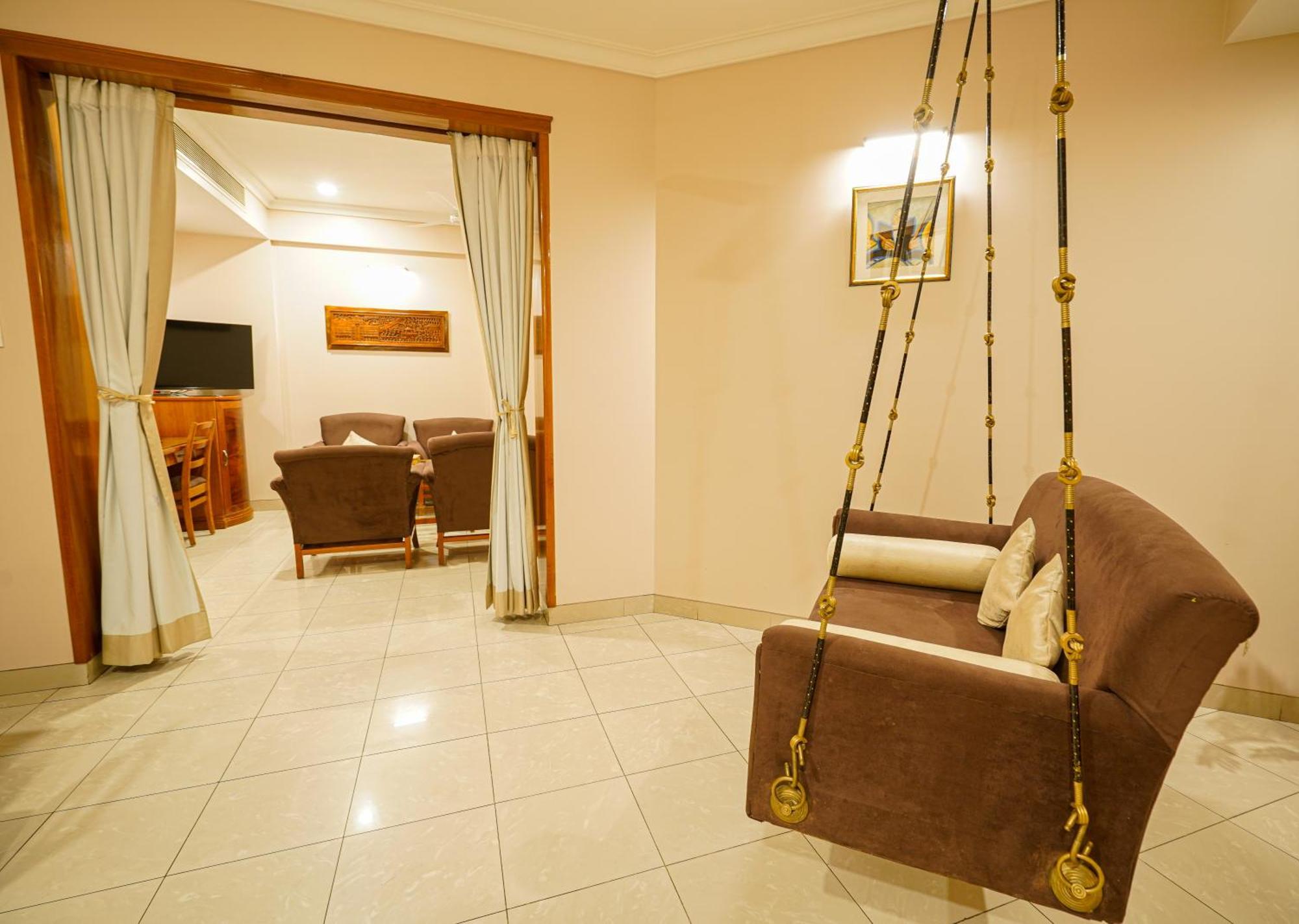 Hotel Mayura Raipur  ภายนอก รูปภาพ