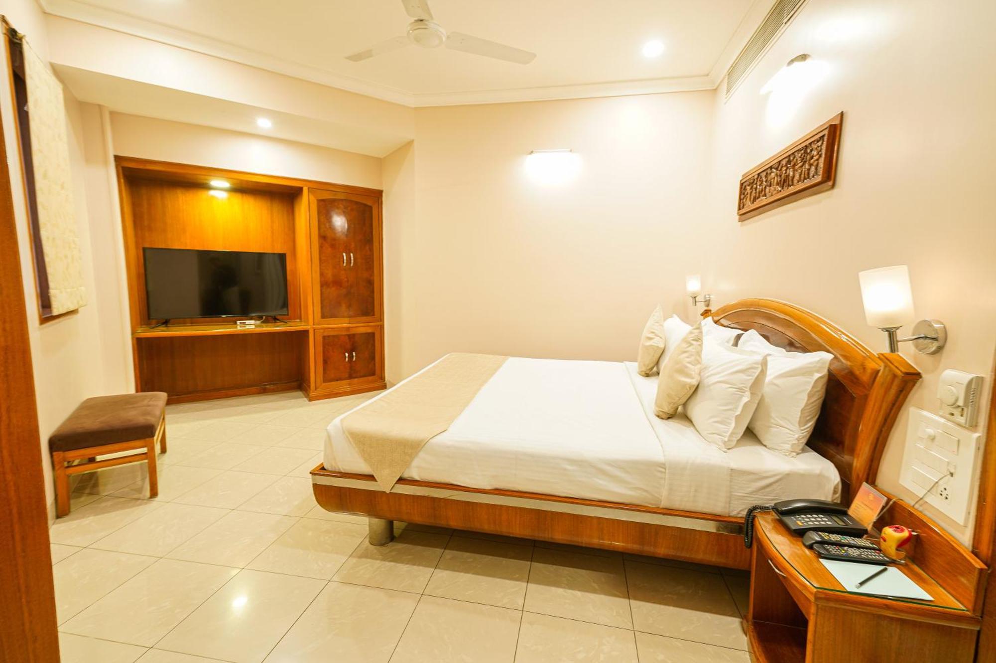 Hotel Mayura Raipur  ภายนอก รูปภาพ