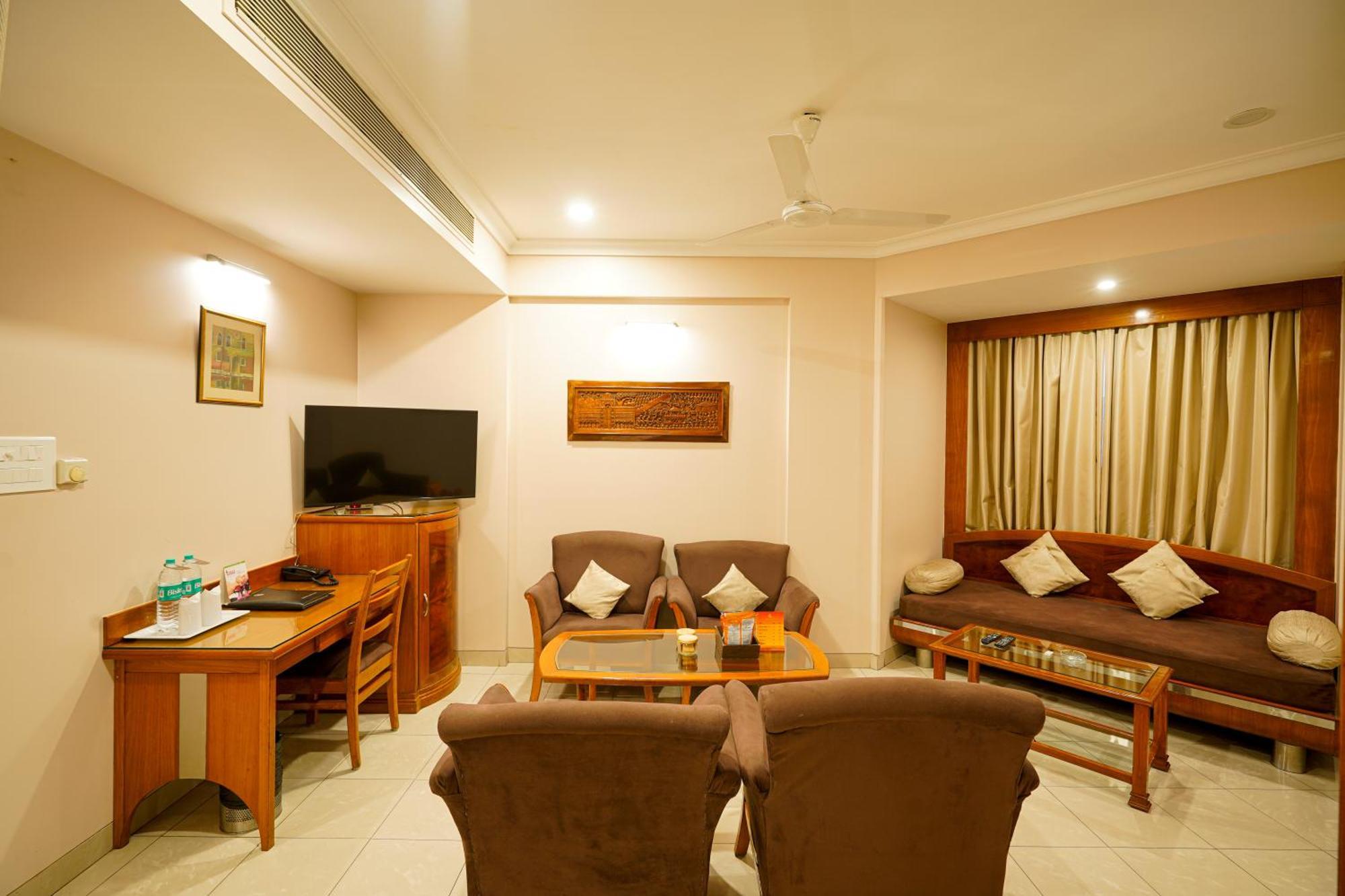 Hotel Mayura Raipur  ภายนอก รูปภาพ