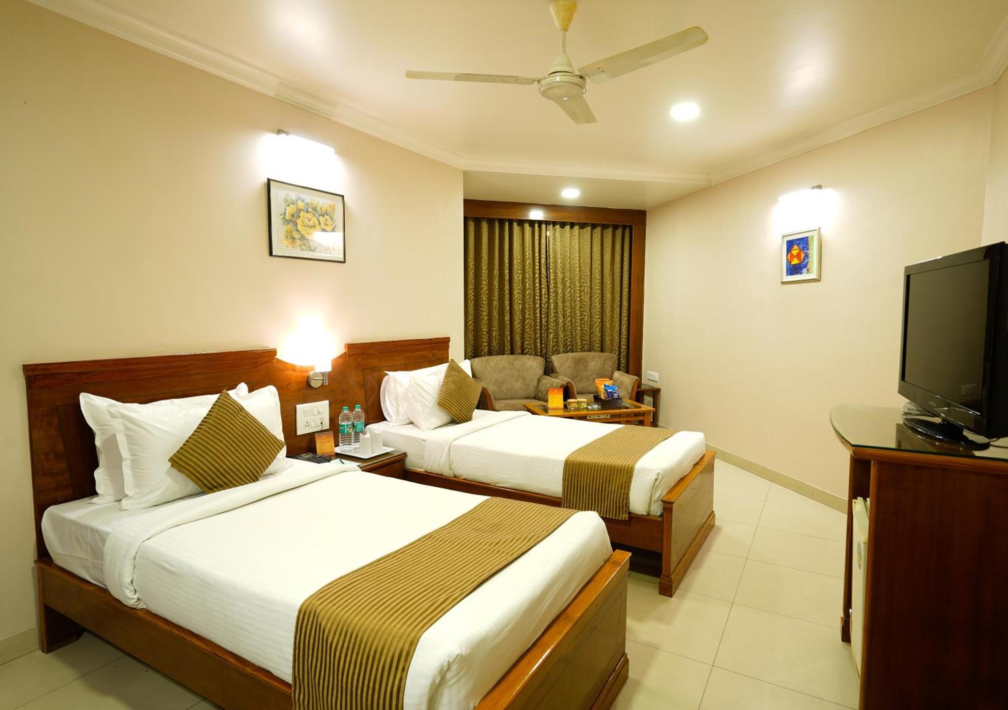 Hotel Mayura Raipur  ภายนอก รูปภาพ
